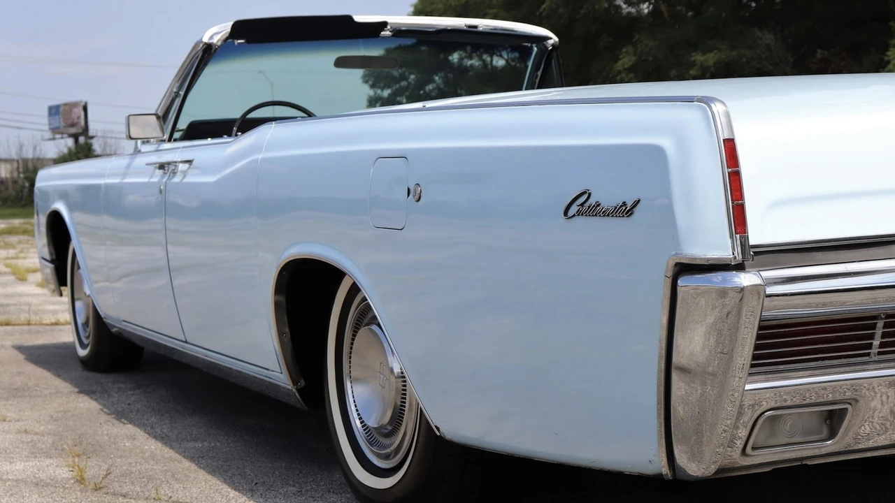 1966 Lincoln Continental 4th Gen - Image 5 of 12