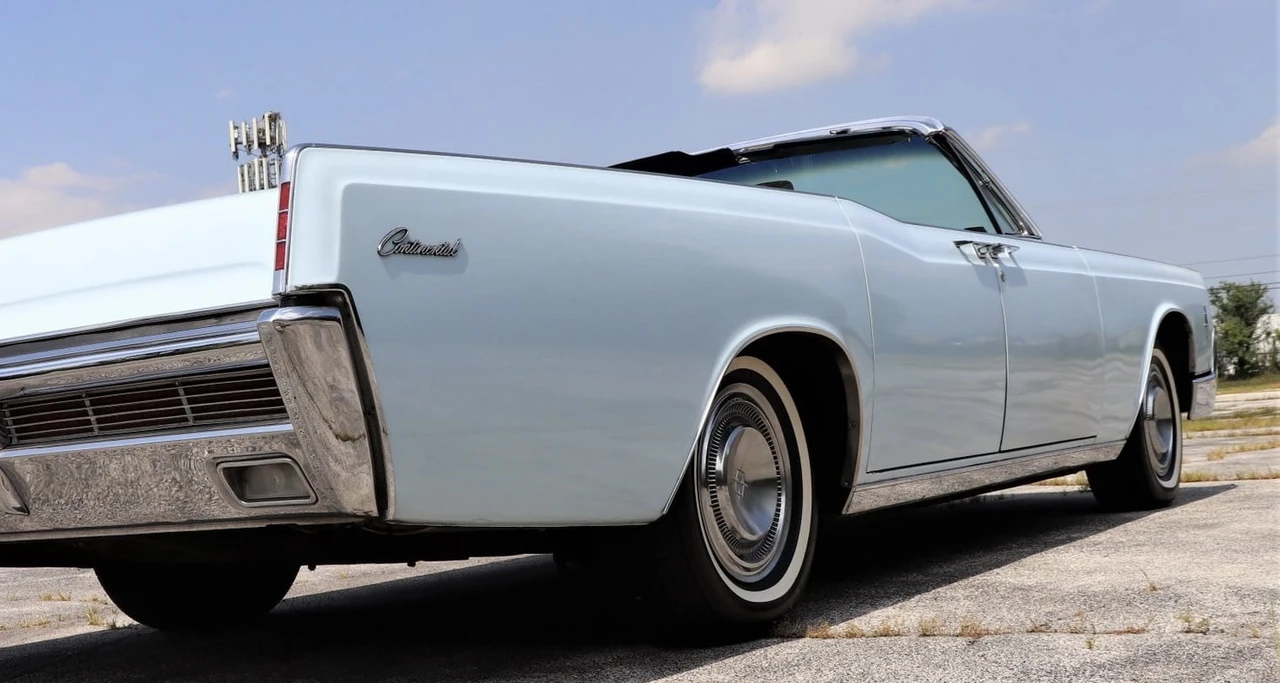 1966 Lincoln Continental 4th Gen - Image 10 of 12