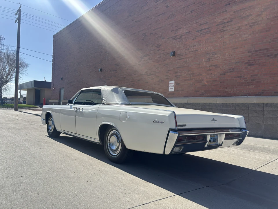 1966 Lincoln Continental 4th Gen - Image 16 of 31