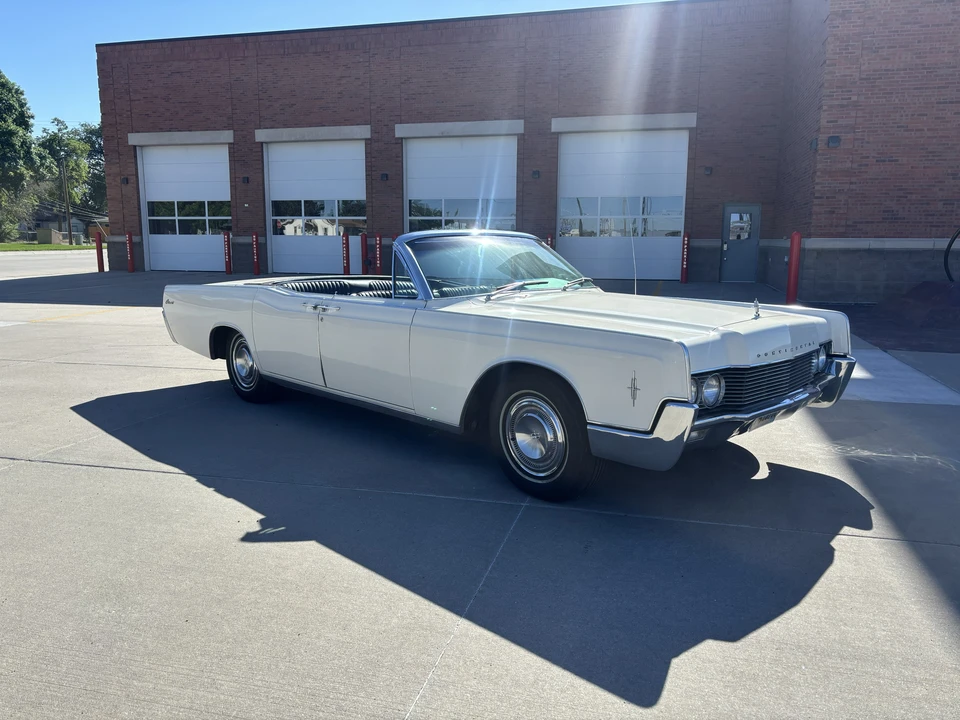 1966 Lincoln Continental 4th Gen - Image 3 of 31