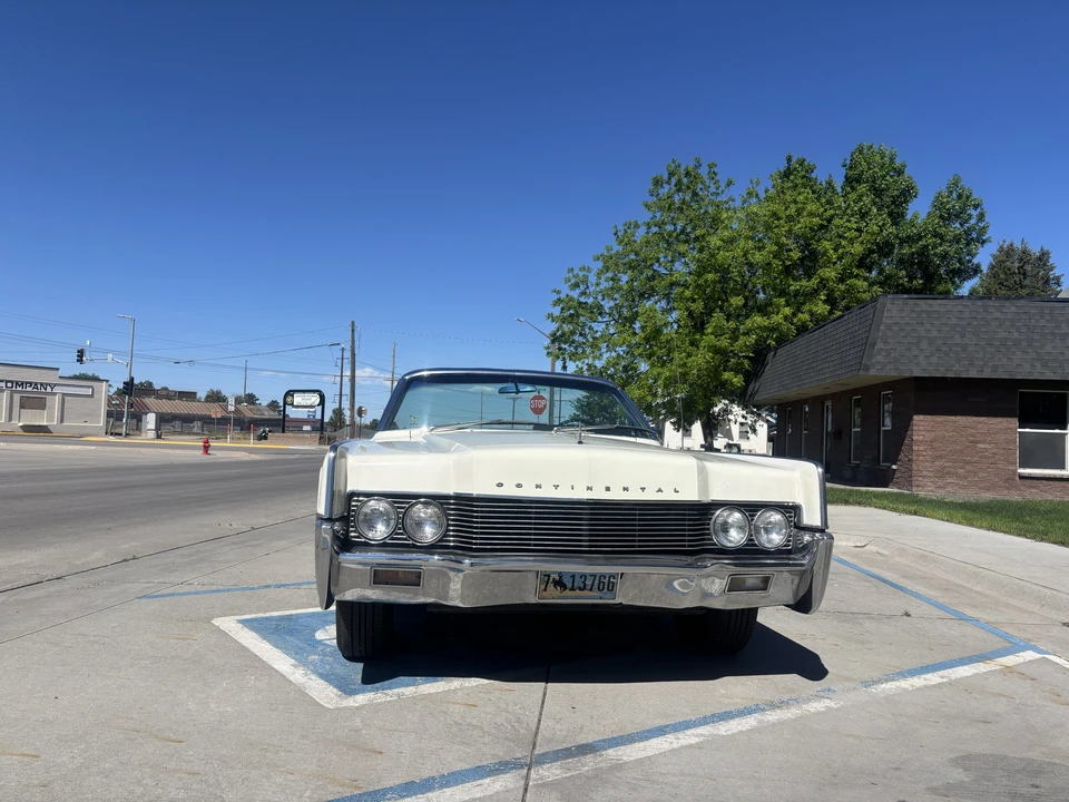 1966 Lincoln Continental 4th Gen - Image 11 of 31