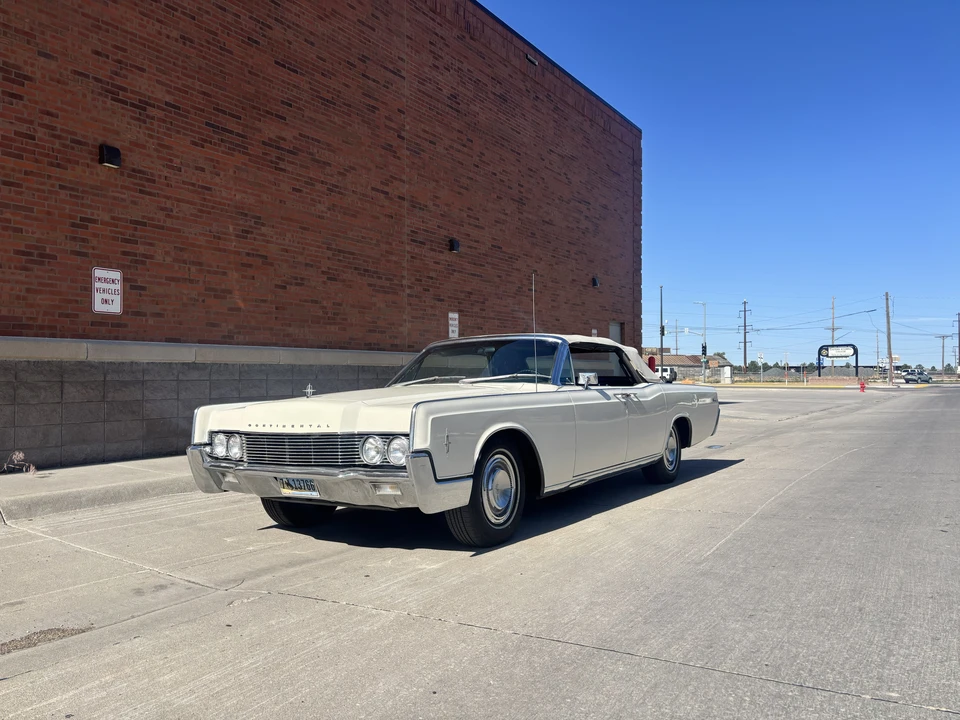 1966 Lincoln Continental 4th Gen - Image 18 of 31