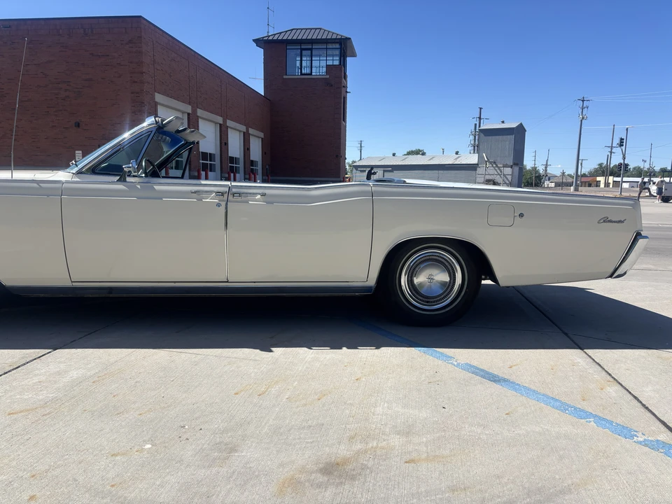 1966 Lincoln Continental 4th Gen - Image 8 of 31