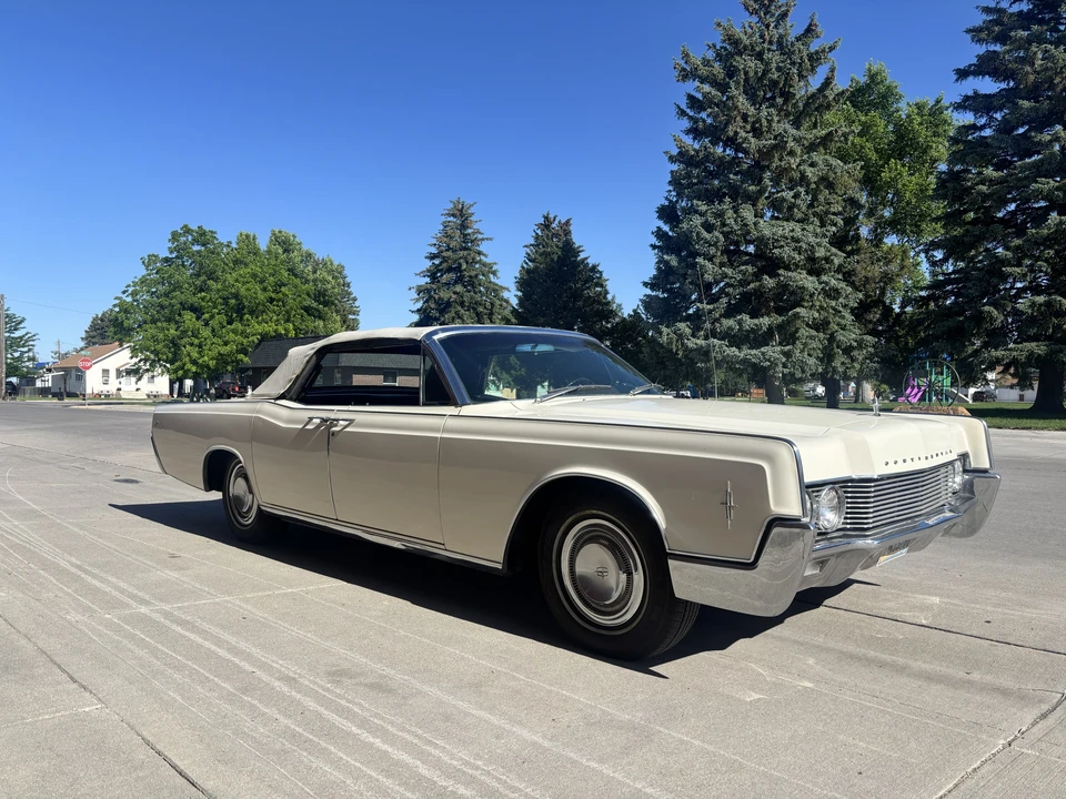1966 Lincoln Continental 4th Gen - Image 12 of 31