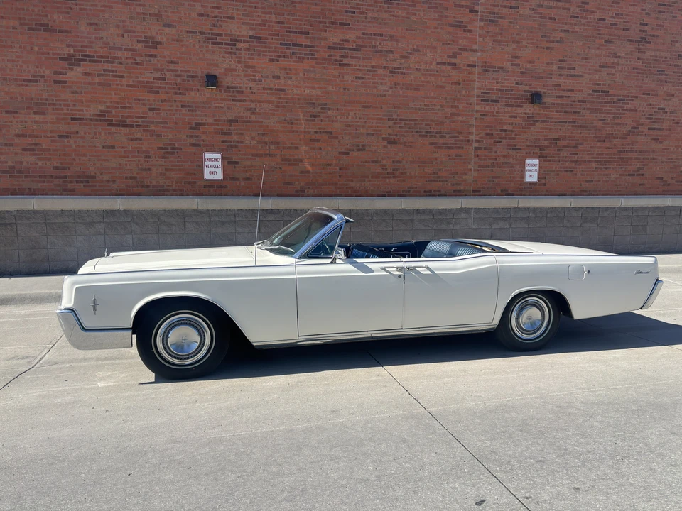1966 Lincoln Continental 4th Gen - Image 9 of 31