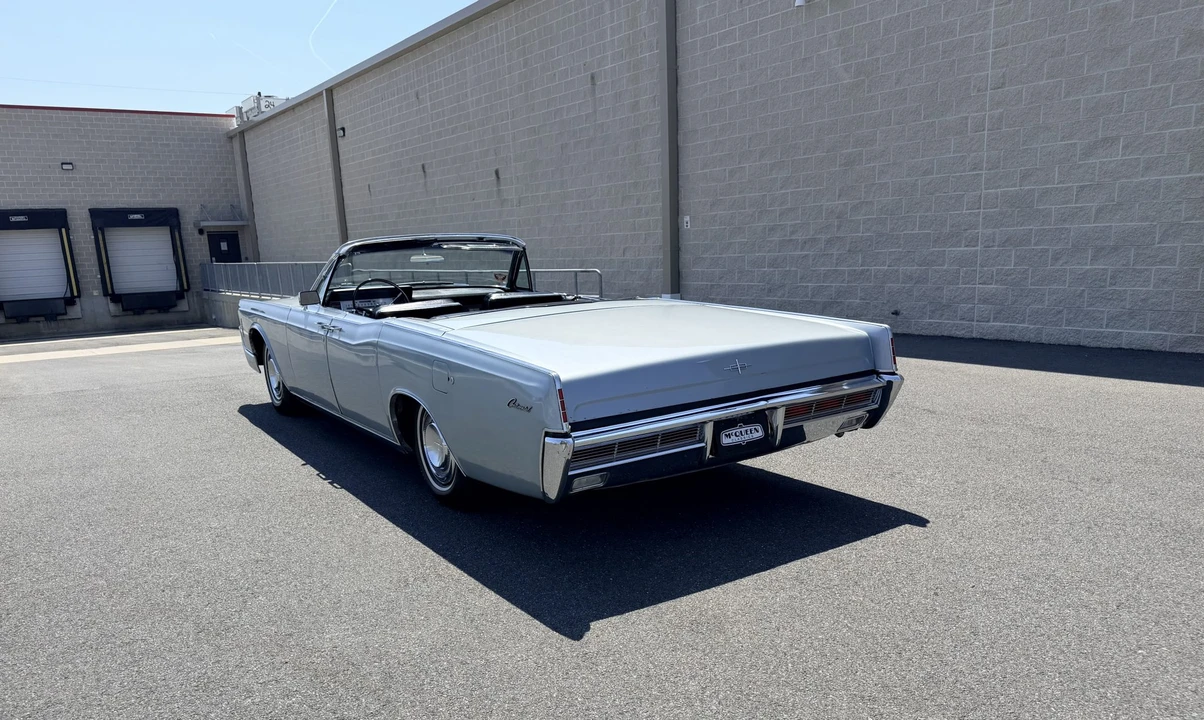 1966 Lincoln Continental 4th Gen - Image 25 of 31
