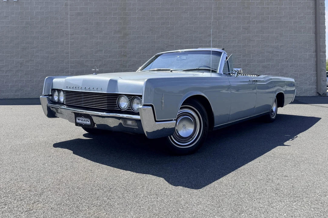 1966 Lincoln Continental 4th Gen - Image 9 of 31