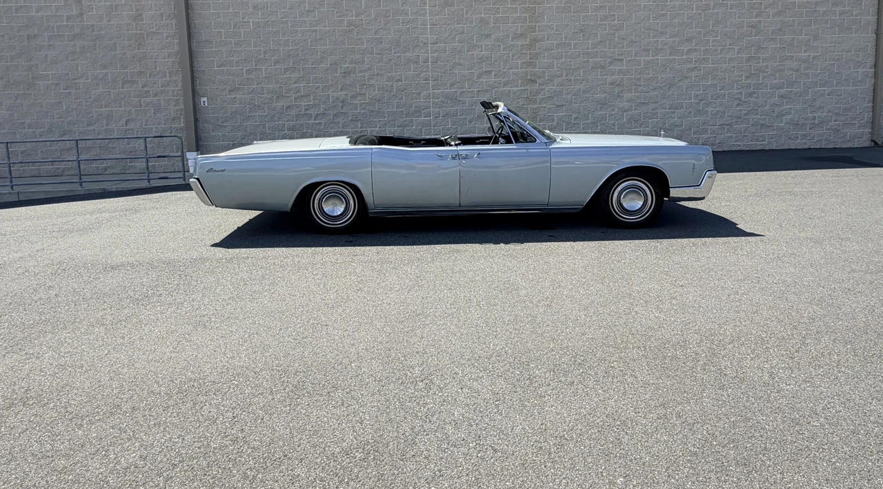 1966 Lincoln Continental 4th Gen - Image 22 of 31