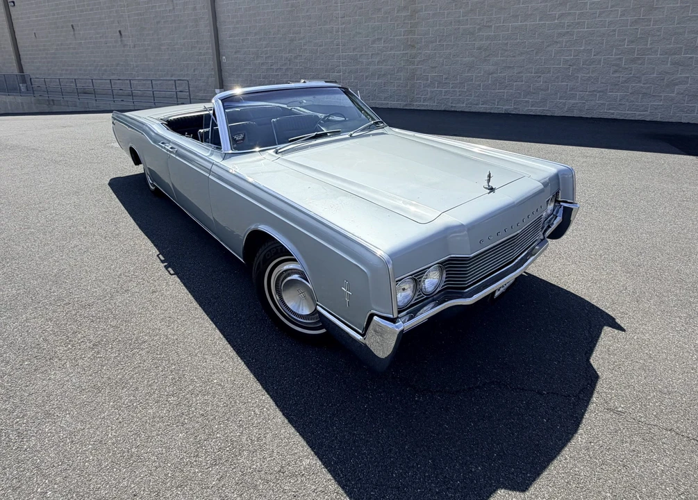 1966 Lincoln Continental 4th Gen - Image 15 of 31