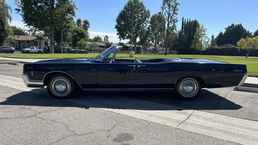1966 Lincoln Continental 4th Gen - Image 8 of 13