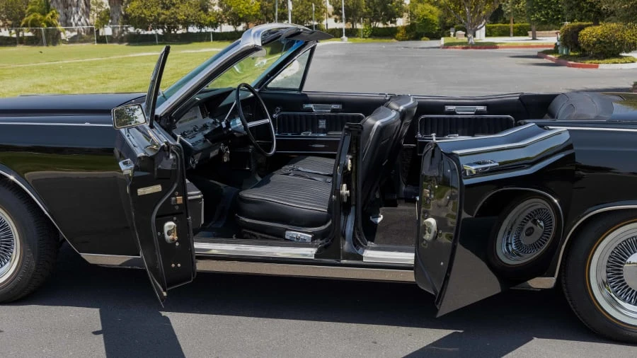 1966 Lincoln Continental 4th Gen - Image 18 of 24