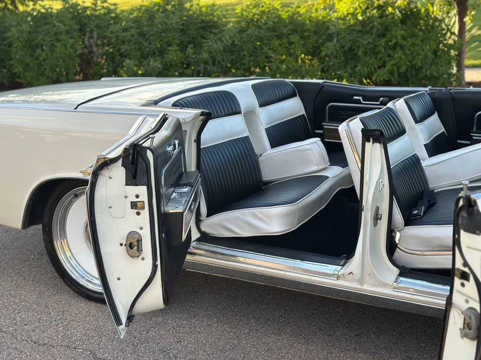 1966 Lincoln Continental 4th Gen - Image 10 of 24