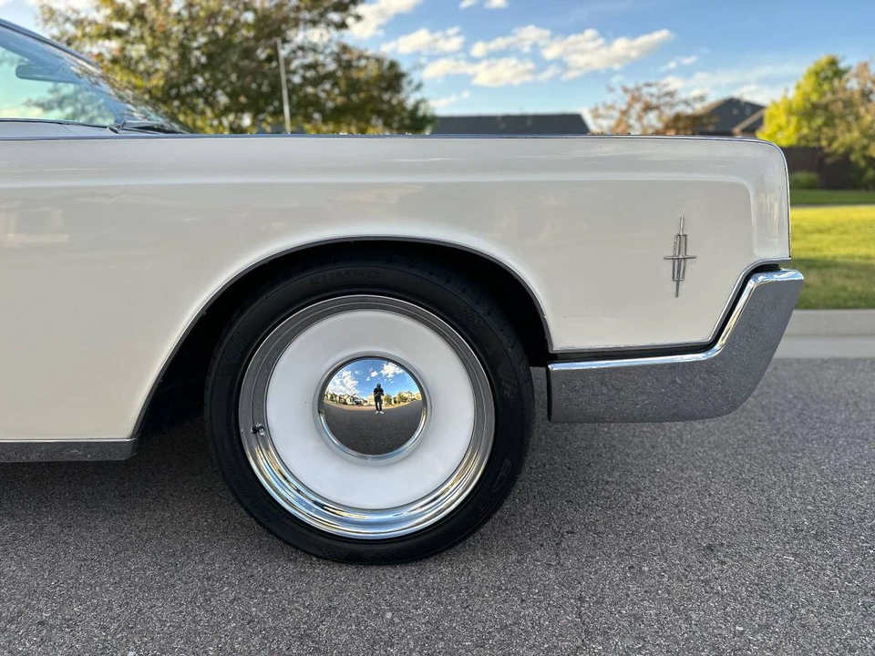 1966 Lincoln Continental 4th Gen - Image 21 of 24