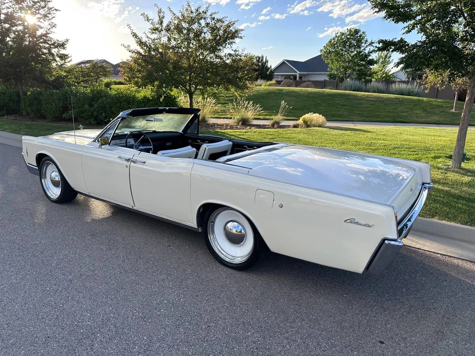 1966 Lincoln Continental 4th Gen - Image 9 of 24