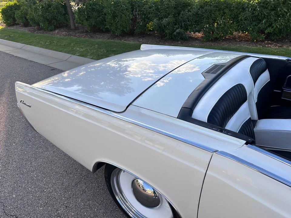 1966 Lincoln Continental 4th Gen - Image 13 of 24