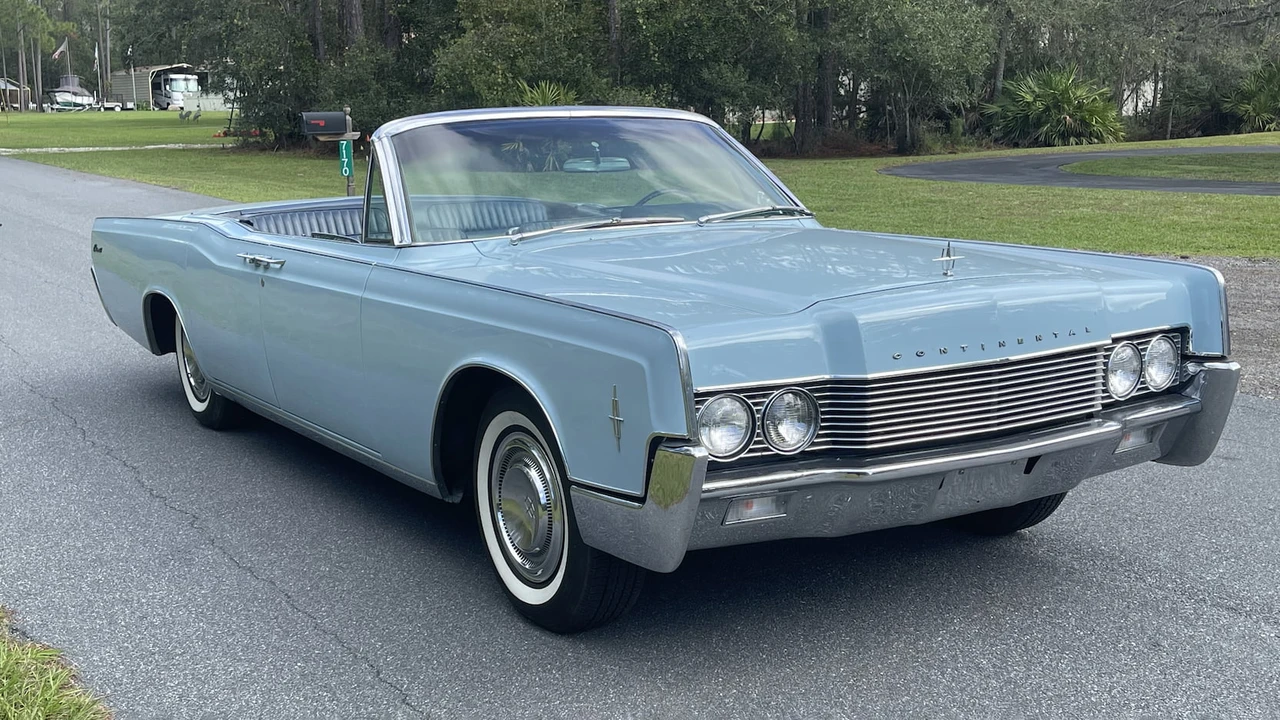 1966 Lincoln Continental 4th Gen - Image 10 of 16