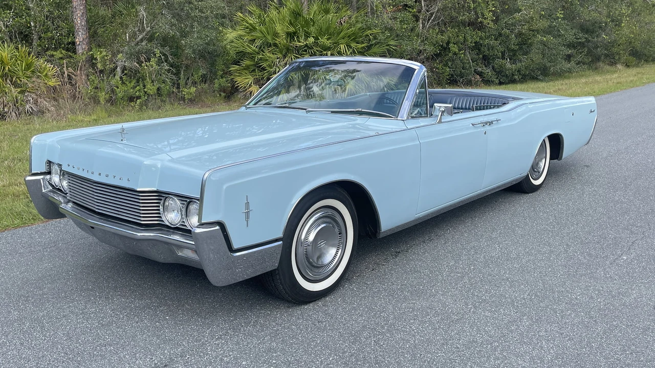 1966 Lincoln Continental 4th Gen - Image 11 of 16