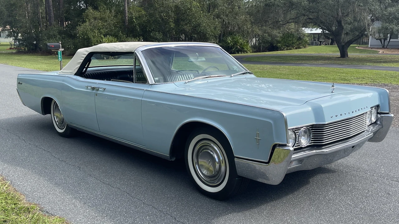 1966 Lincoln Continental 4th Gen - Image 12 of 16