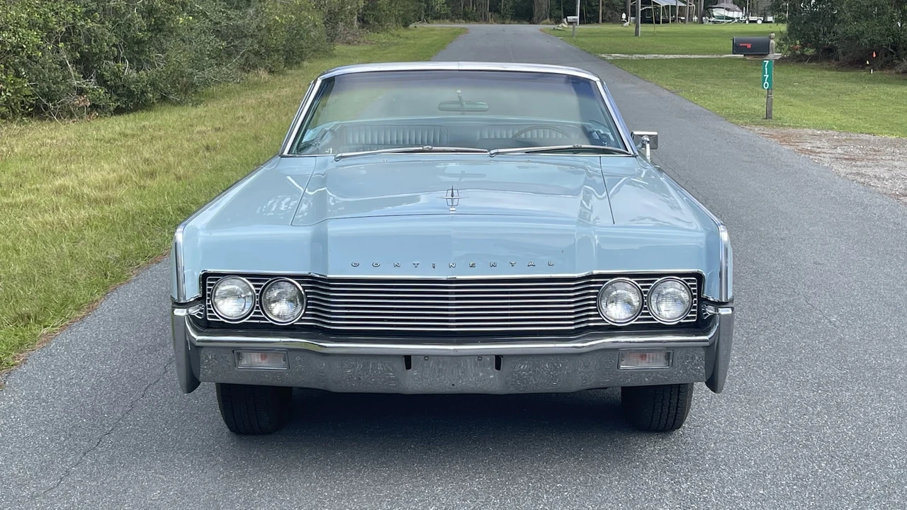 1966 Lincoln Continental 4th Gen - Image 14 of 16