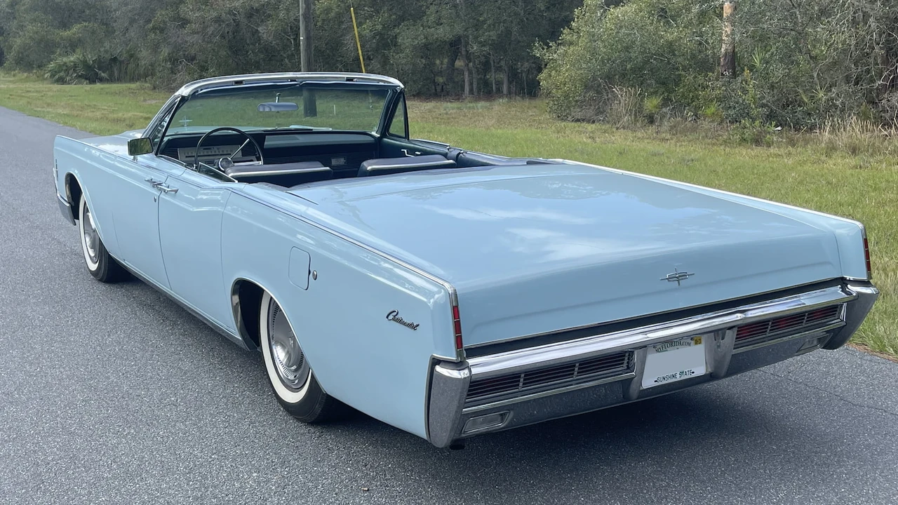 1966 Lincoln Continental 4th Gen - Image 15 of 16