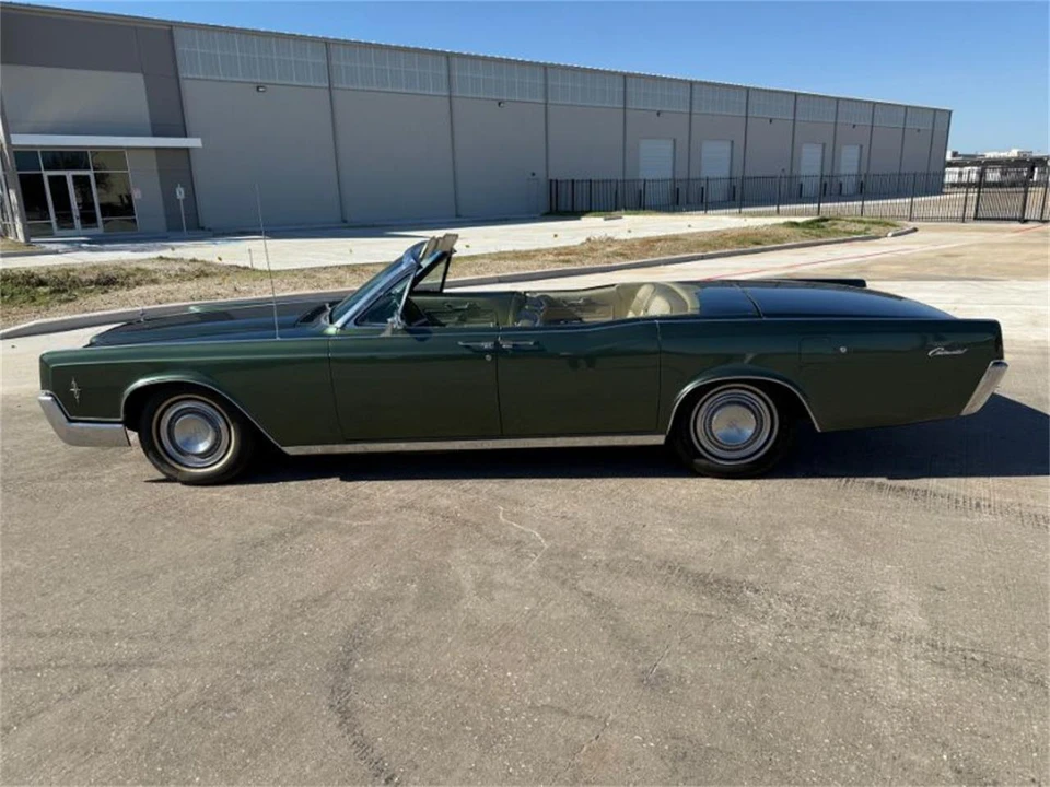 1966 Lincoln Continental 4th Gen - Image 5 of 27