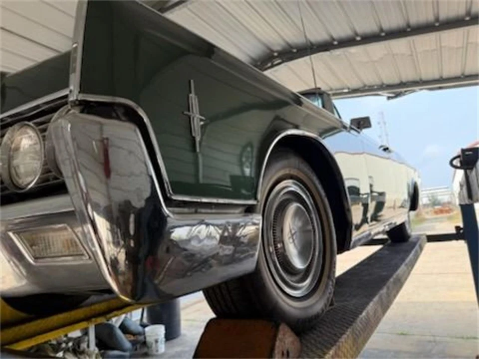 1966 Lincoln Continental 4th Gen - Image 12 of 27