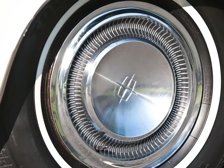 1966 Lincoln Continental 4th Gen - Image 10 of 17