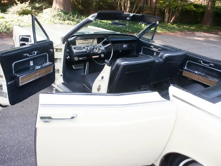 1966 Lincoln Continental 4th Gen - Image 15 of 17