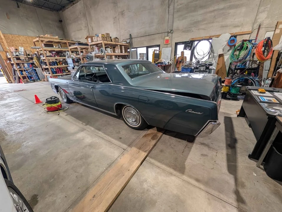 1966 Lincoln Continental 4th Gen - Image 9 of 20