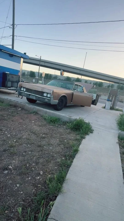1966 Lincoln Continental 4th Gen - Image 5 of 5