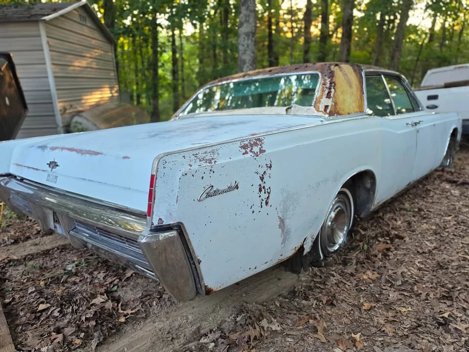 1966 Lincoln Continental 4th Gen - Image 9 of 10