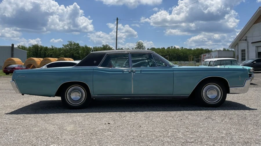 1966 Lincoln Continental 4th Gen - Image 8 of 31