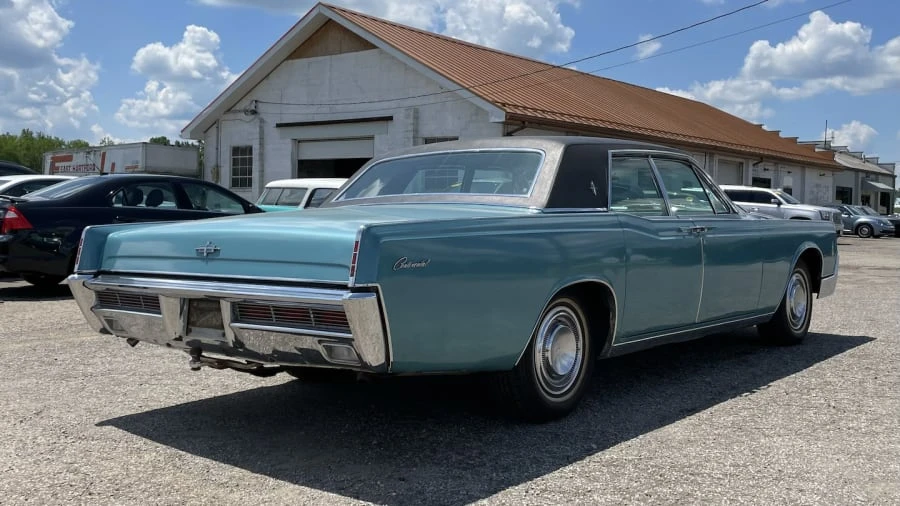 1966 Lincoln Continental 4th Gen - Image 9 of 31