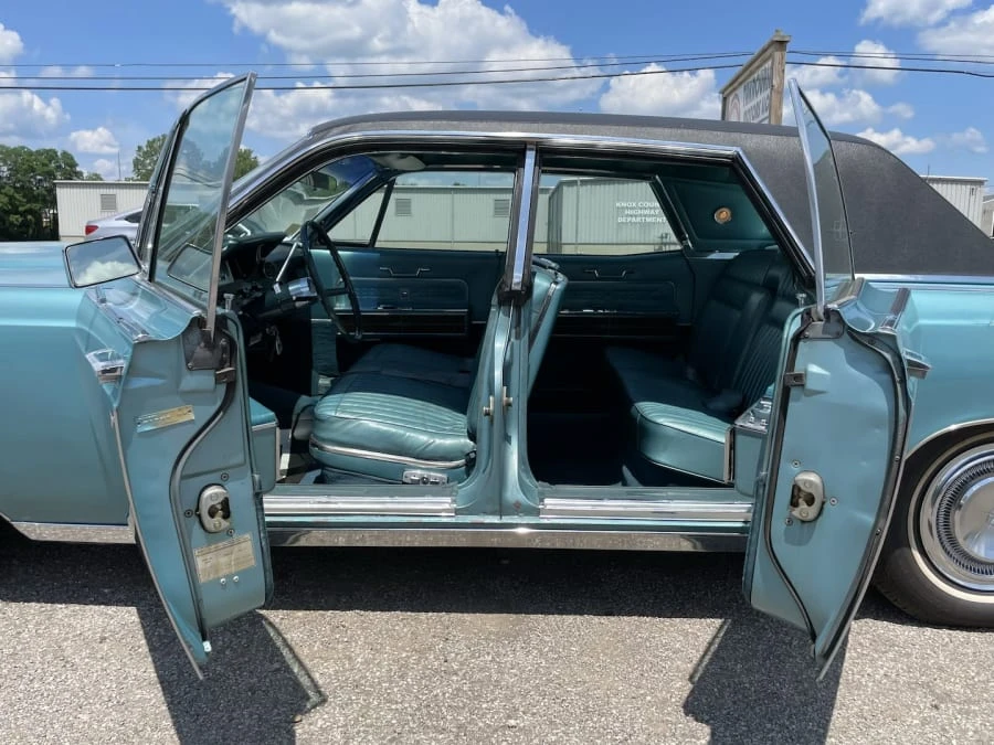1966 Lincoln Continental 4th Gen - Image 23 of 31