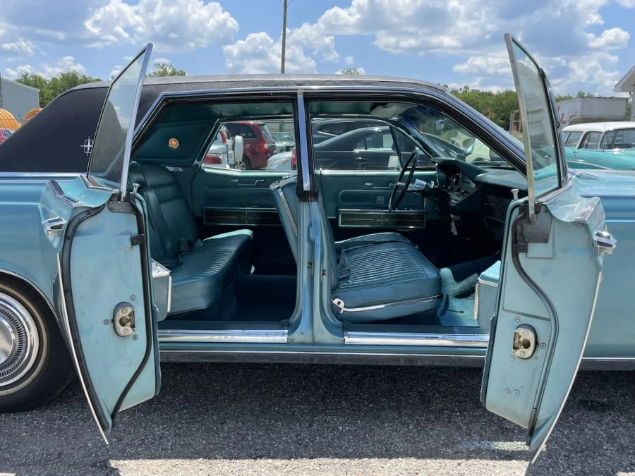 1966 Lincoln Continental 4th Gen - Image 18 of 31