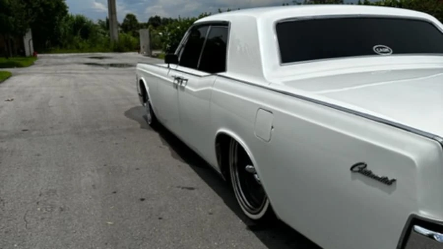 1966 Lincoln Continental 4th Gen - Image 5 of 12