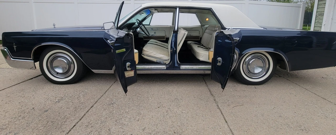 1966 Lincoln Continental 4th Gen - Image 14 of 31