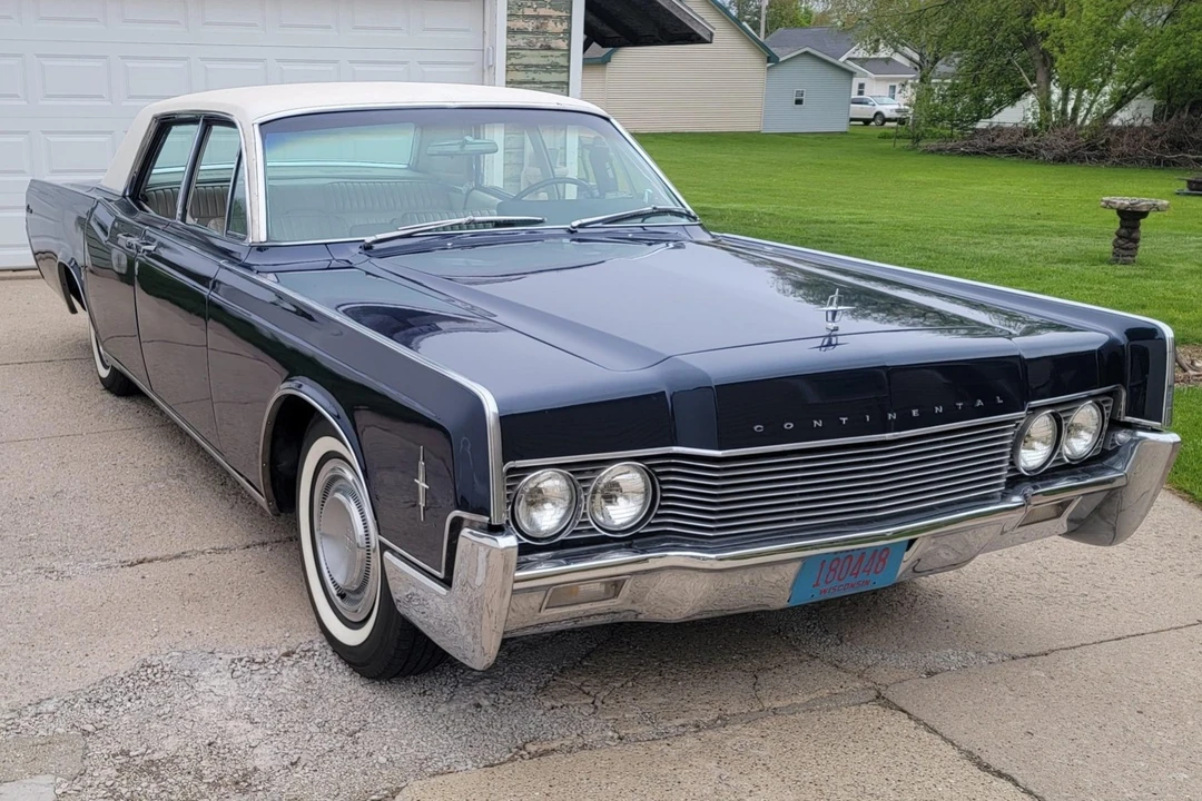 1966 Lincoln Continental 4th Gen - Image 12 of 31