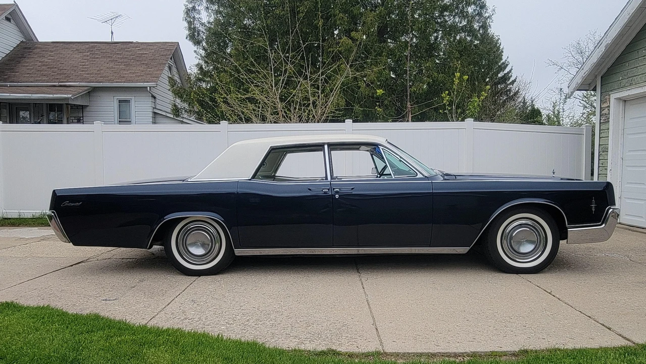1966 Lincoln Continental 4th Gen - Image 10 of 31