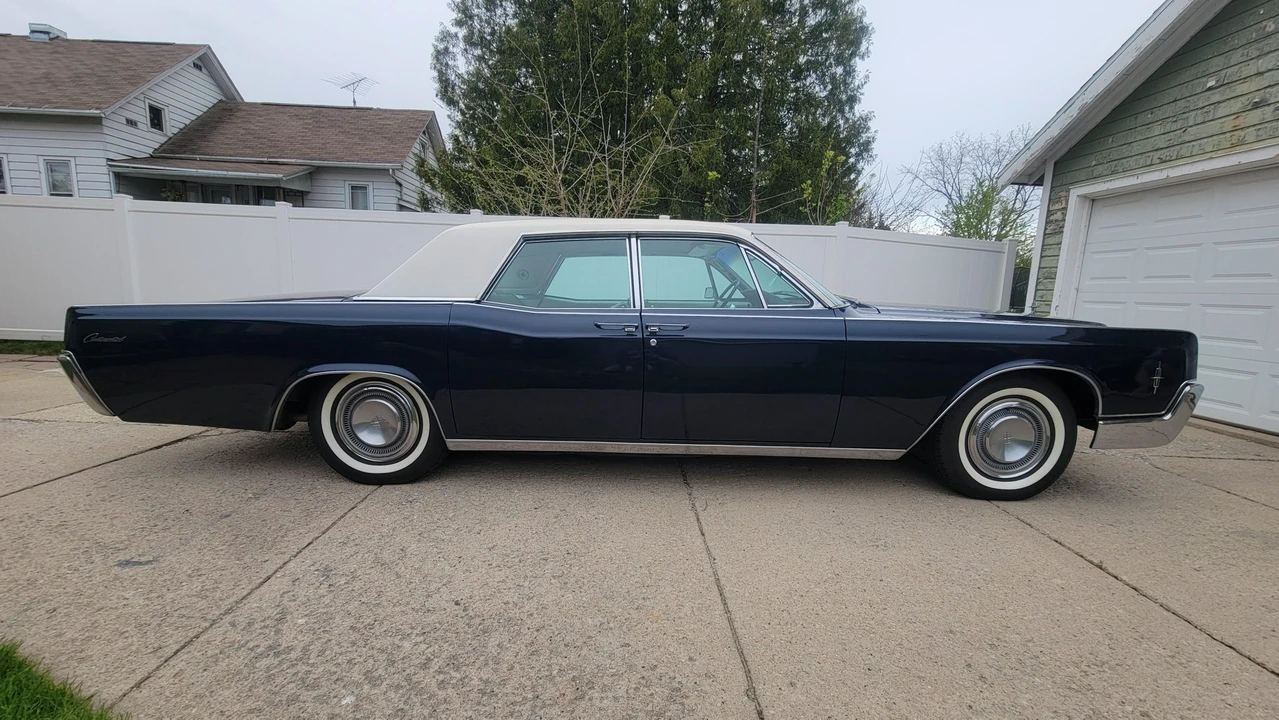 1966 Lincoln Continental 4th Gen - Image 9 of 31