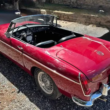 1966 MG B
