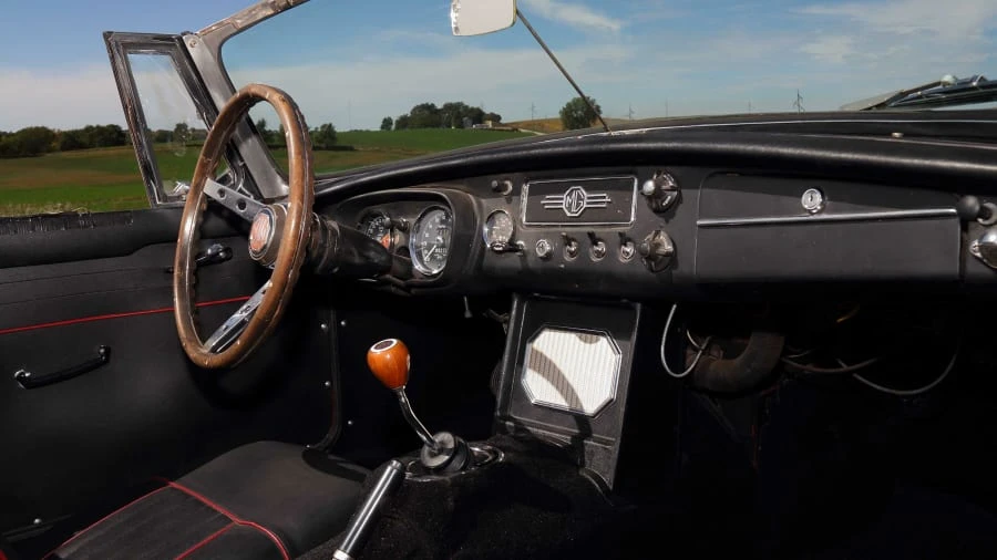 1966 MG MGB Roadster - Image 17 of 19