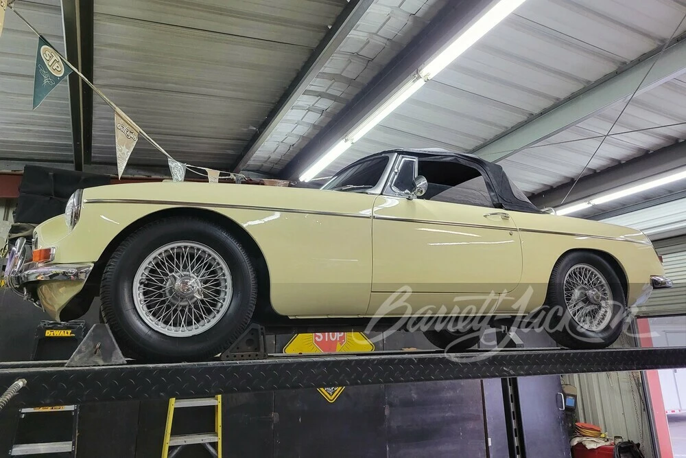 1966 MG MGB Roadster - Image 11 of 15