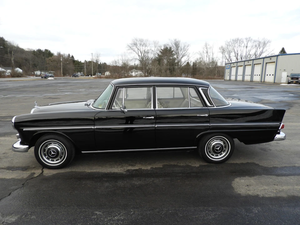 1966 Mercedes-Benz W110 - Image 4 of 31