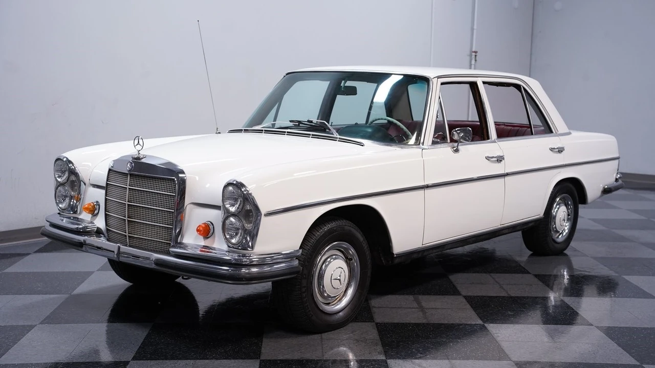 1966 Mercedes-Benz W110 - Image 6 of 12