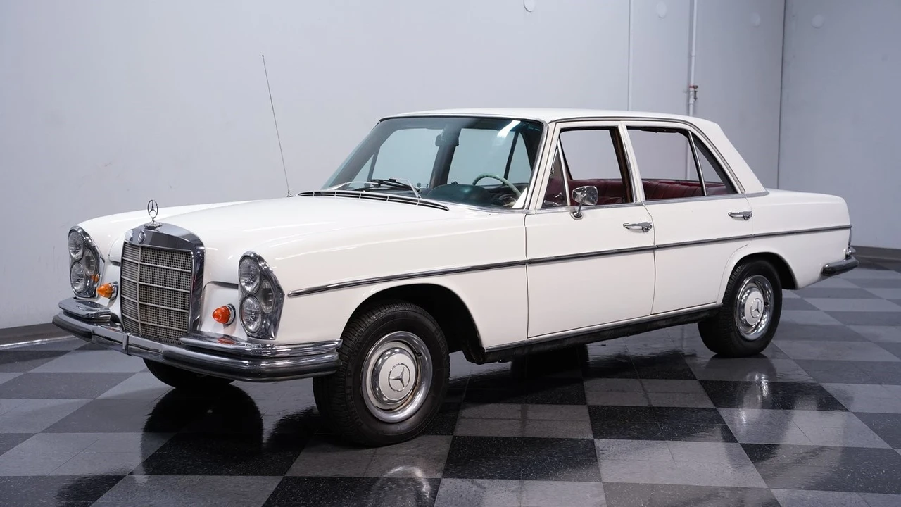 1966 Mercedes-Benz W110 - Image 7 of 12