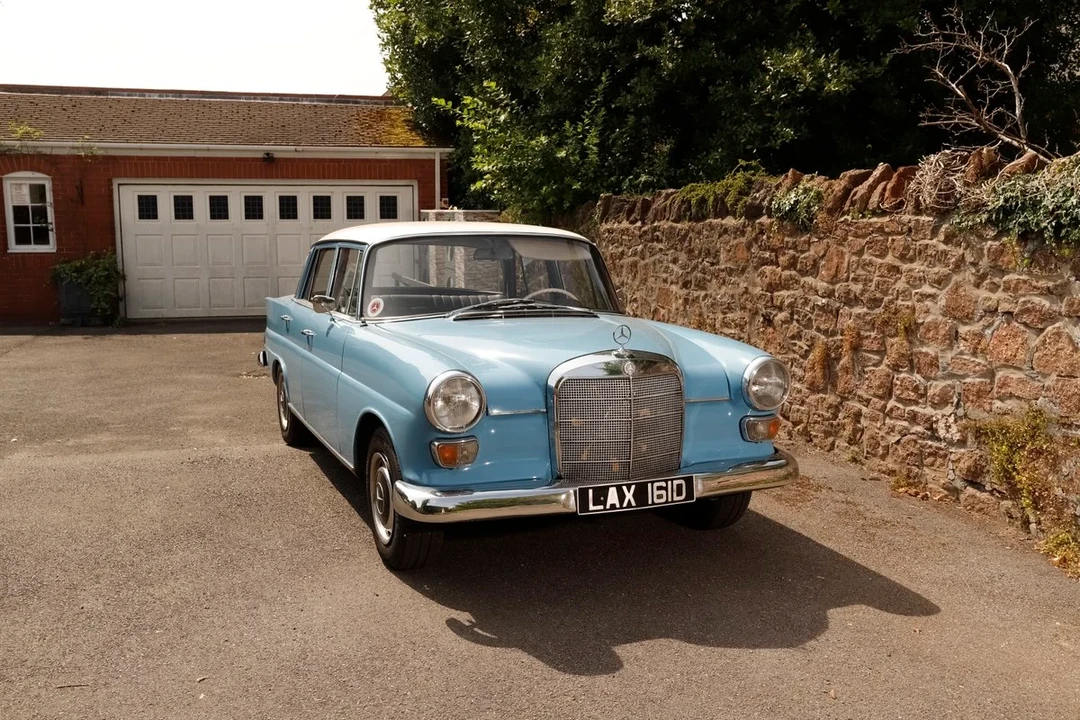 1966 Mercedes-Benz W110 - Image 4 of 31