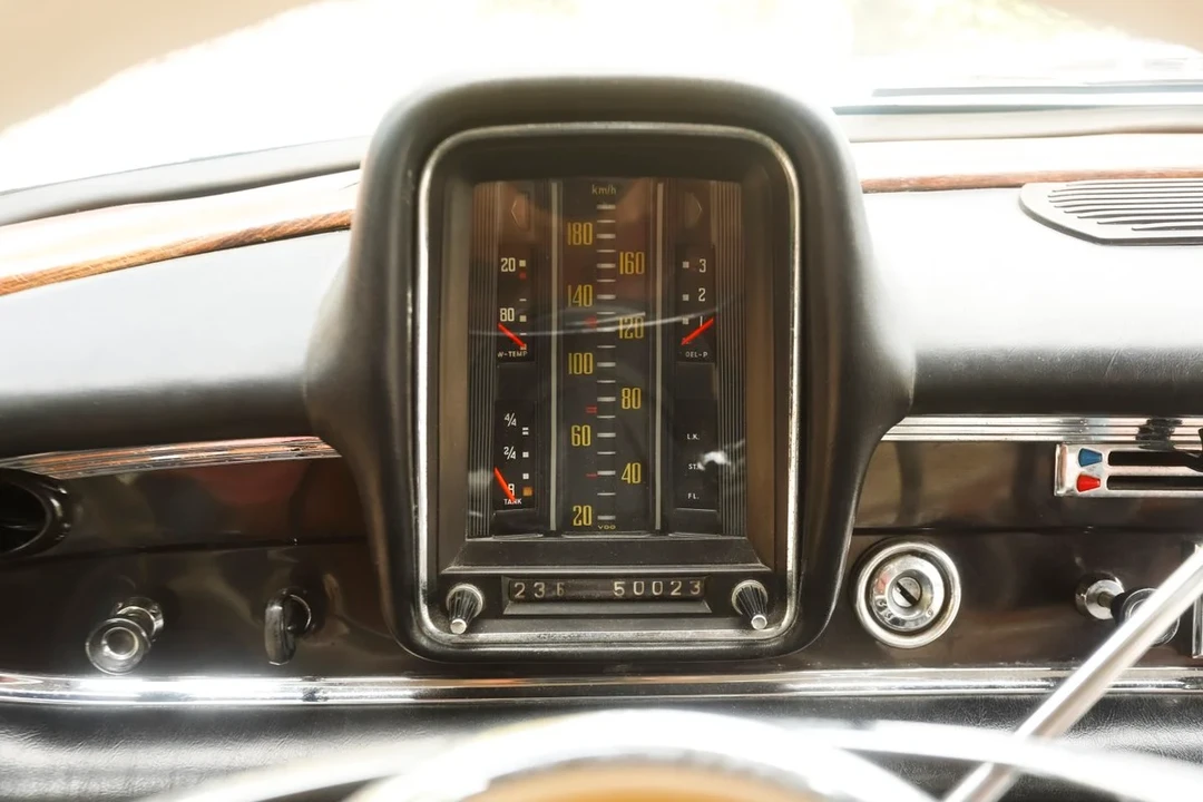 1966 Mercedes-Benz W110 - Image 11 of 31