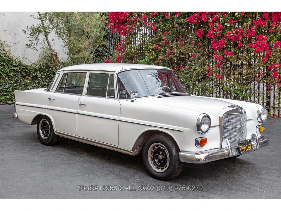 1966 Mercedes-Benz W110 - Image 3 of 31