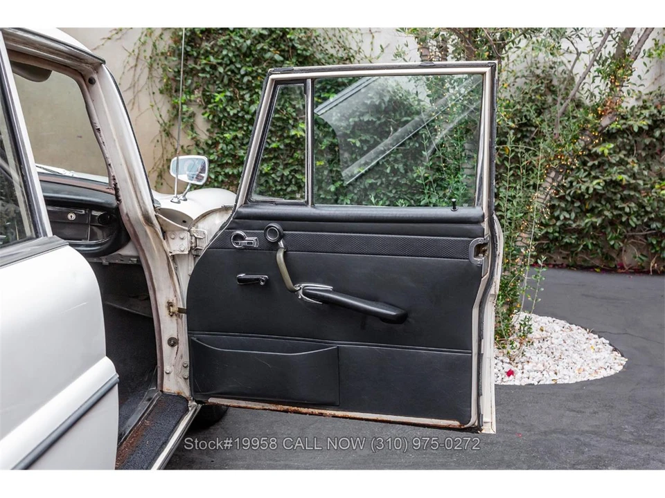 1966 Mercedes-Benz W110 - Image 25 of 31